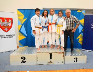 tl_files/judoka_stade/2019/Bilder/2019 10 Sieger mit Egon.JPG